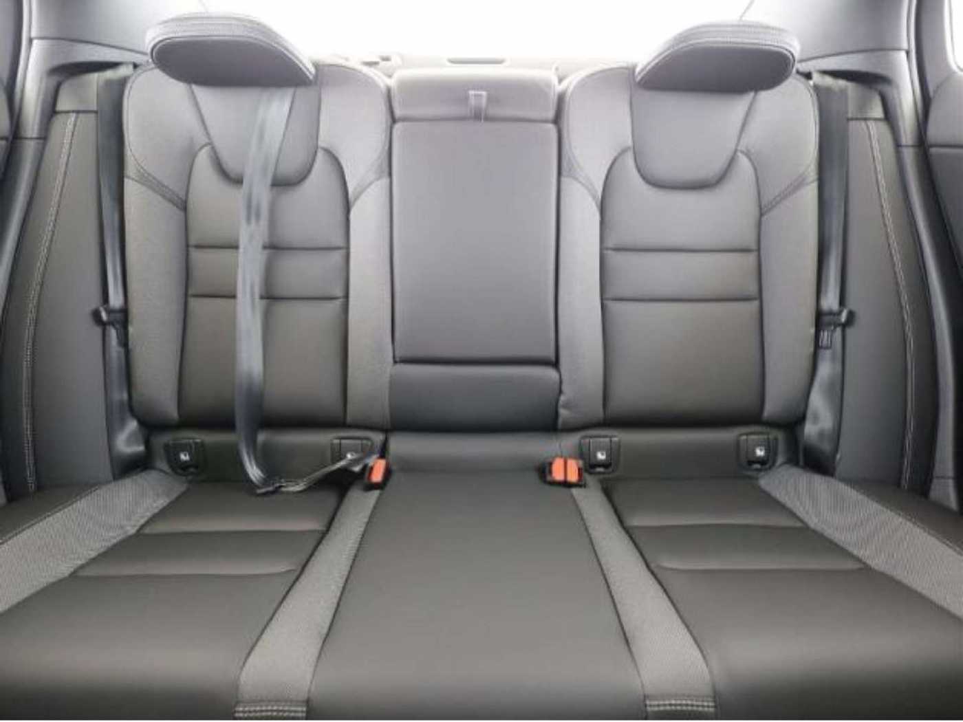 Volvo  2.0 Ultimate Dark Recharge Plug-In Hybrid AWD