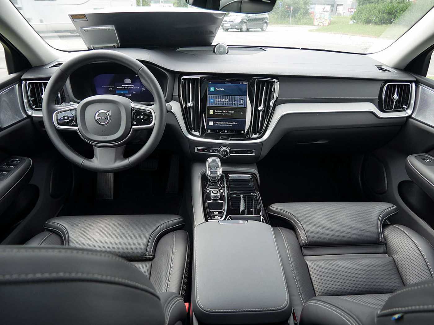 Volvo  T8 Twin Engine AWD Ultimate Dark Plug-InE6