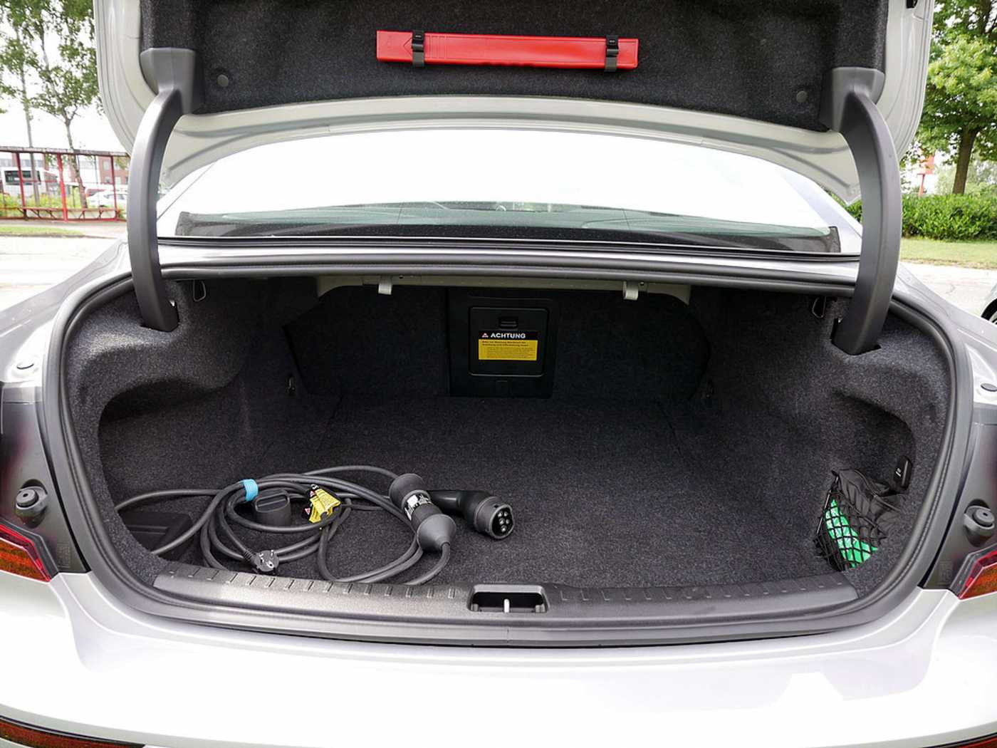 Volvo  T8 Twin Engine AWD Ultimate Dark Plug-InE6