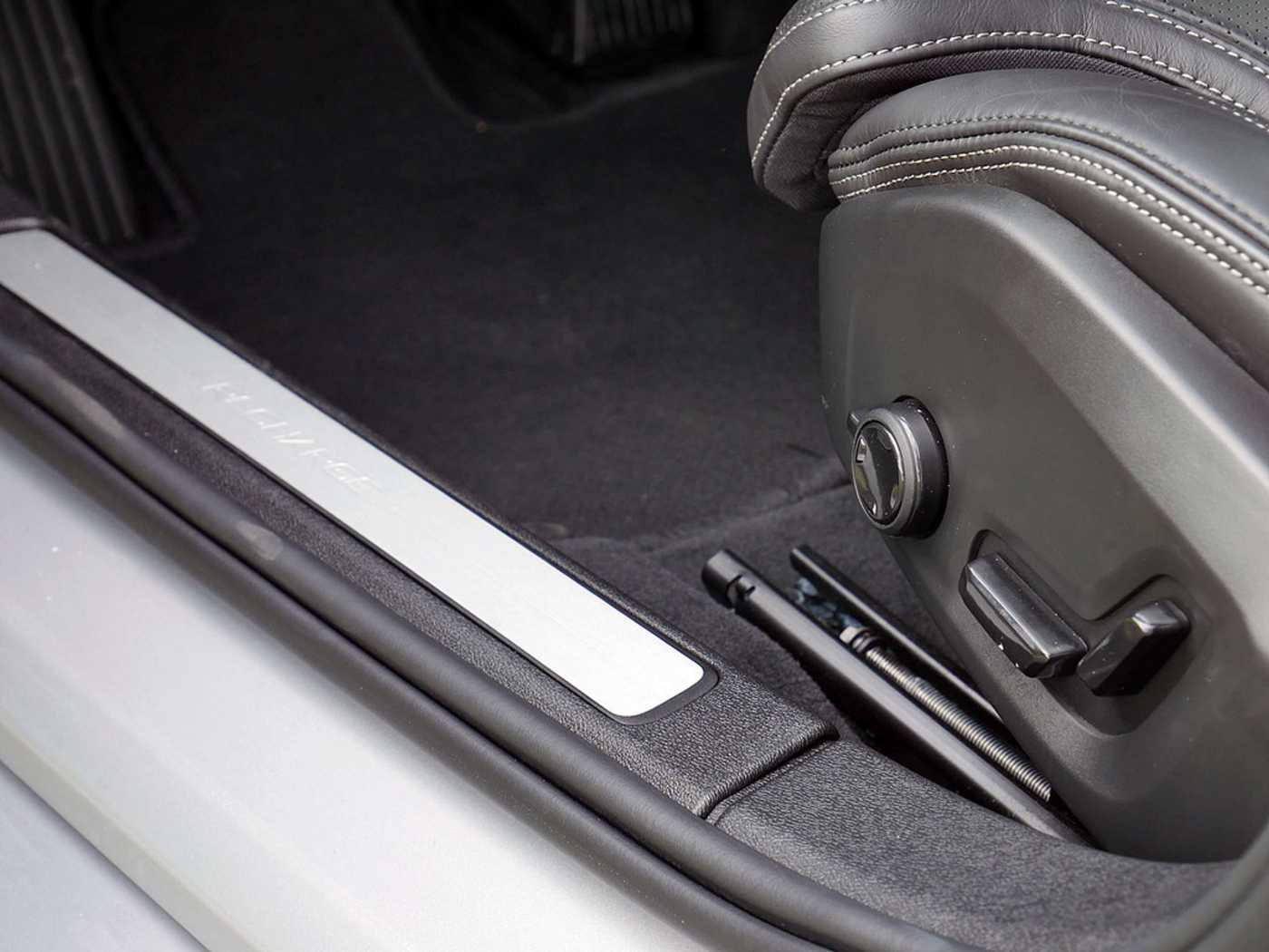 Volvo  T8 Twin Engine AWD Ultimate Dark Plug-InE6