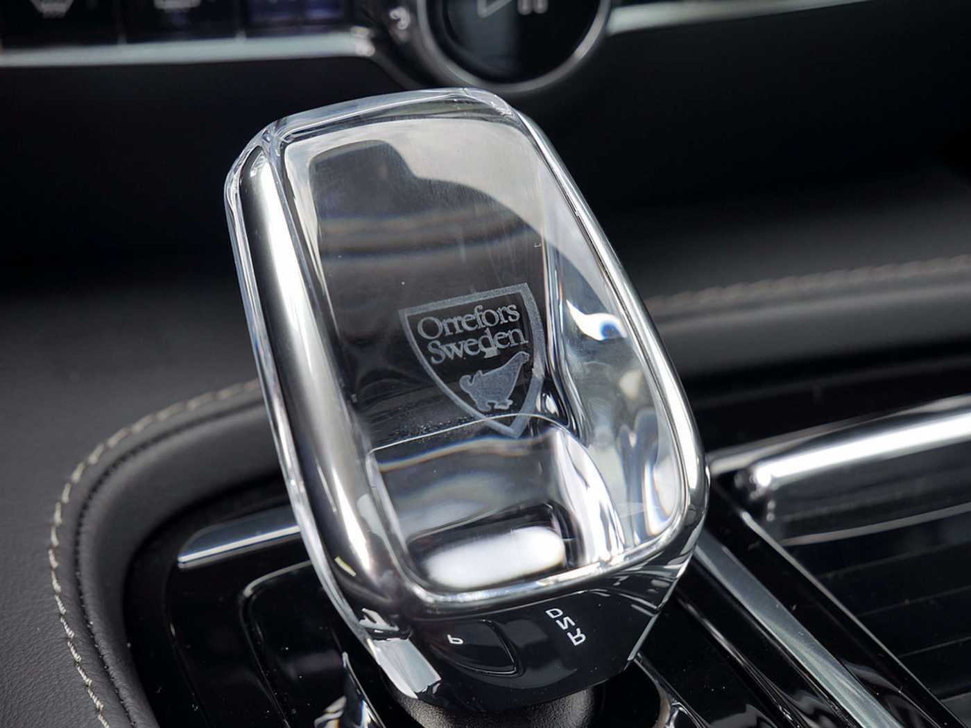 Volvo  T8 Twin Engine AWD Ultimate Dark Plug-InE6