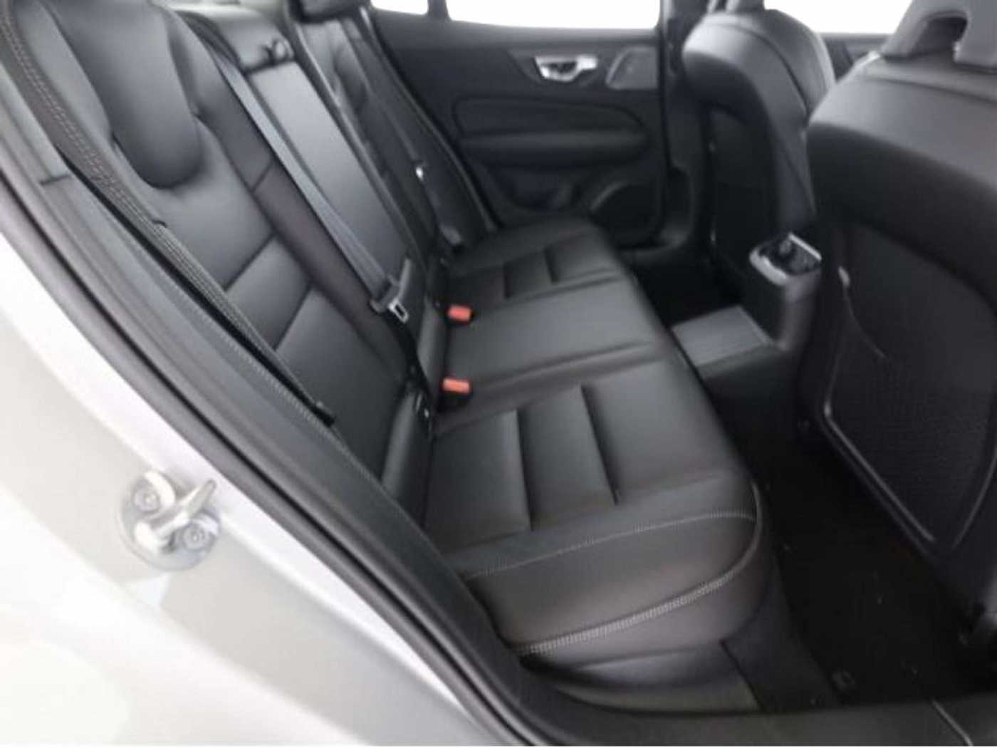 Volvo  T8 Twin Engine AWD Ultimate Dark Plug-InE6
