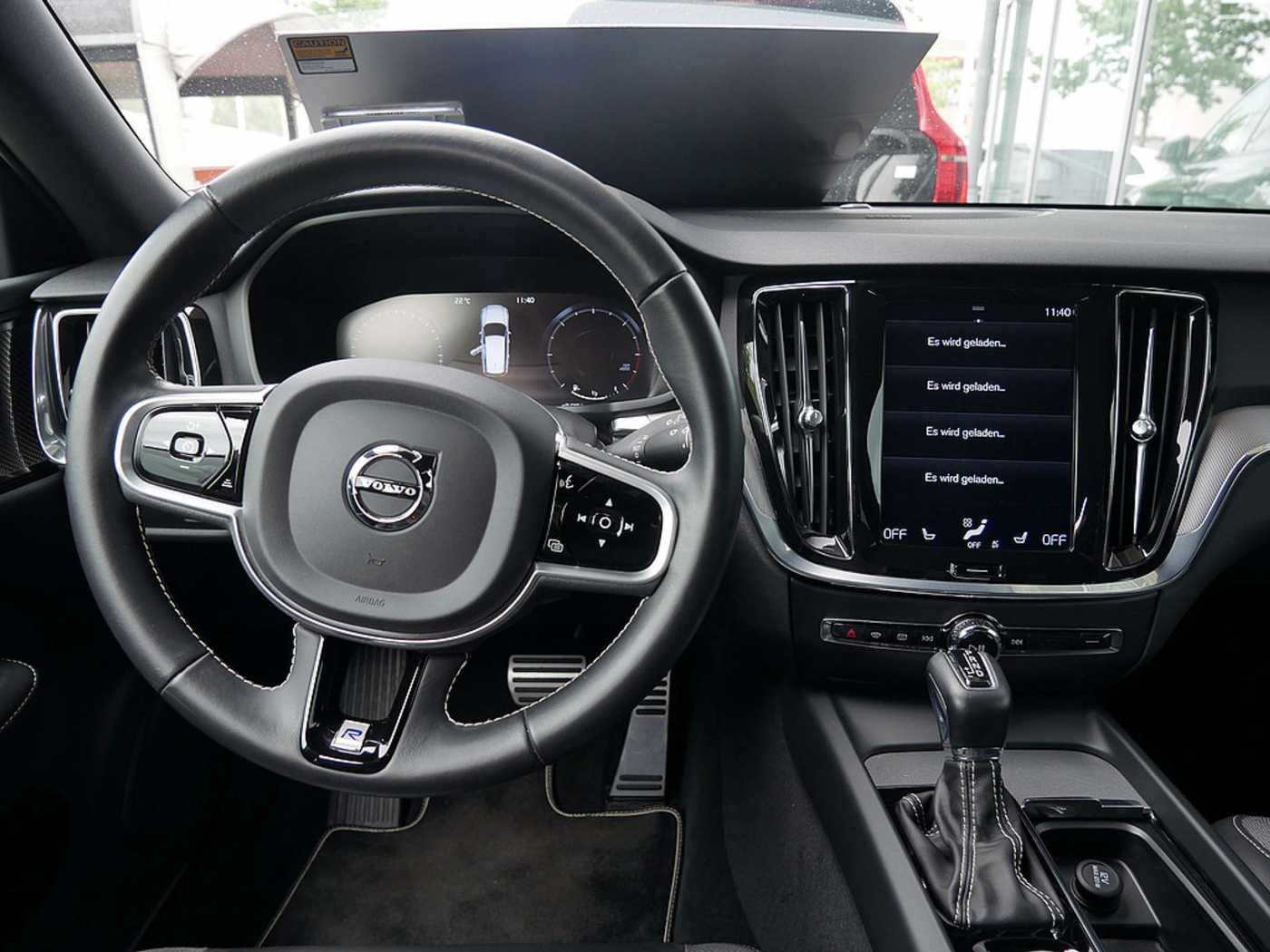 Volvo  D3 R-Design KLIMA PDC SHZ KAMERA NAVI LED