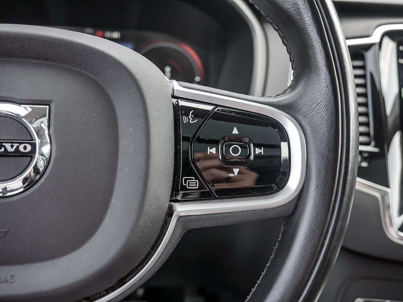 Volvo  T8 R-Design Expression Recharge HUD LED