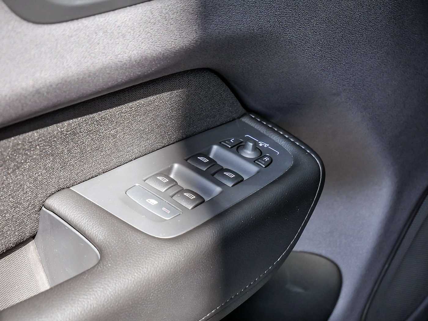 Volvo  T6 Inscription Expression Recharge AWD