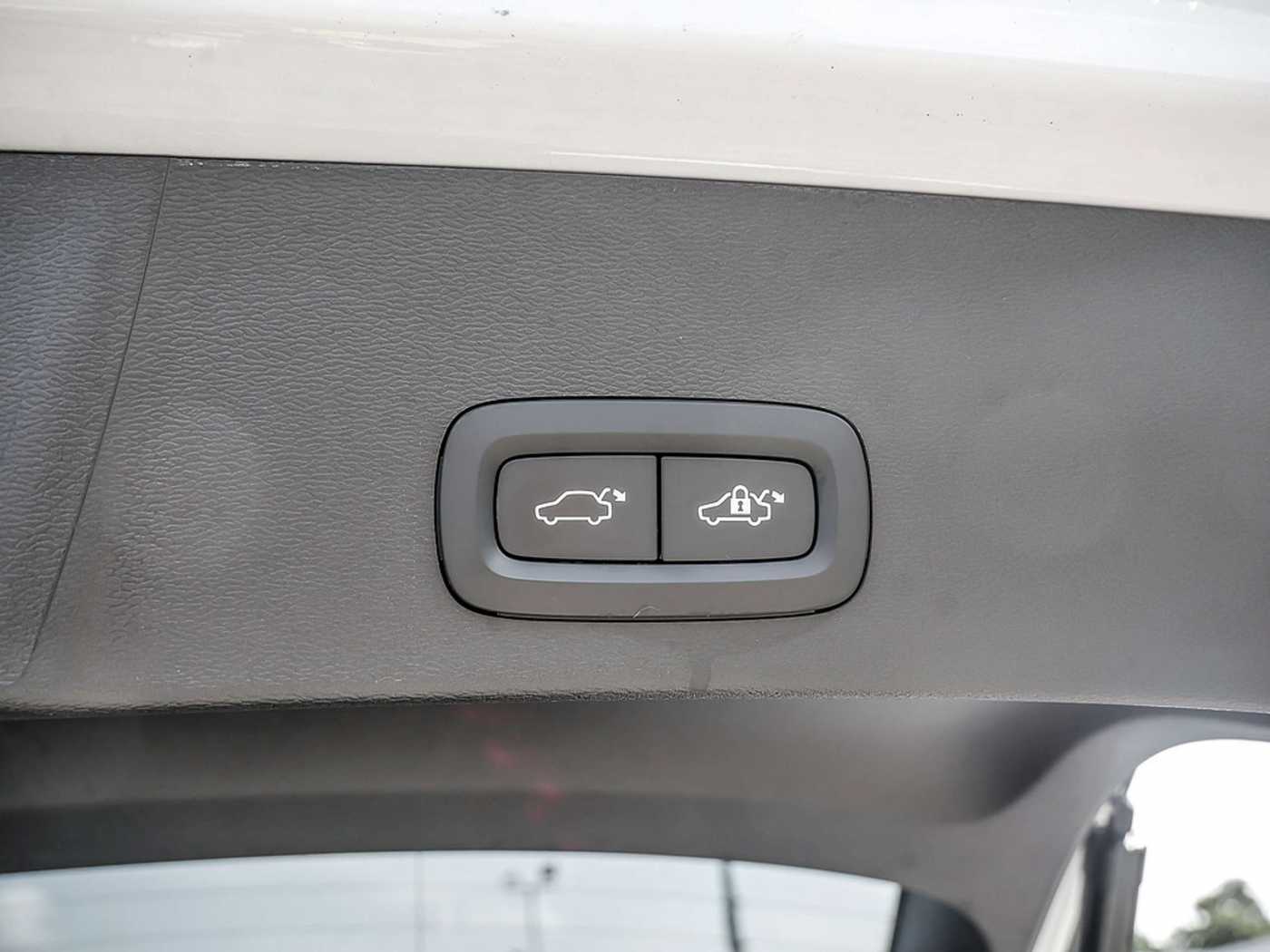 Volvo  T5 Plus Dark Recharge FACEL. STANDHZ LED