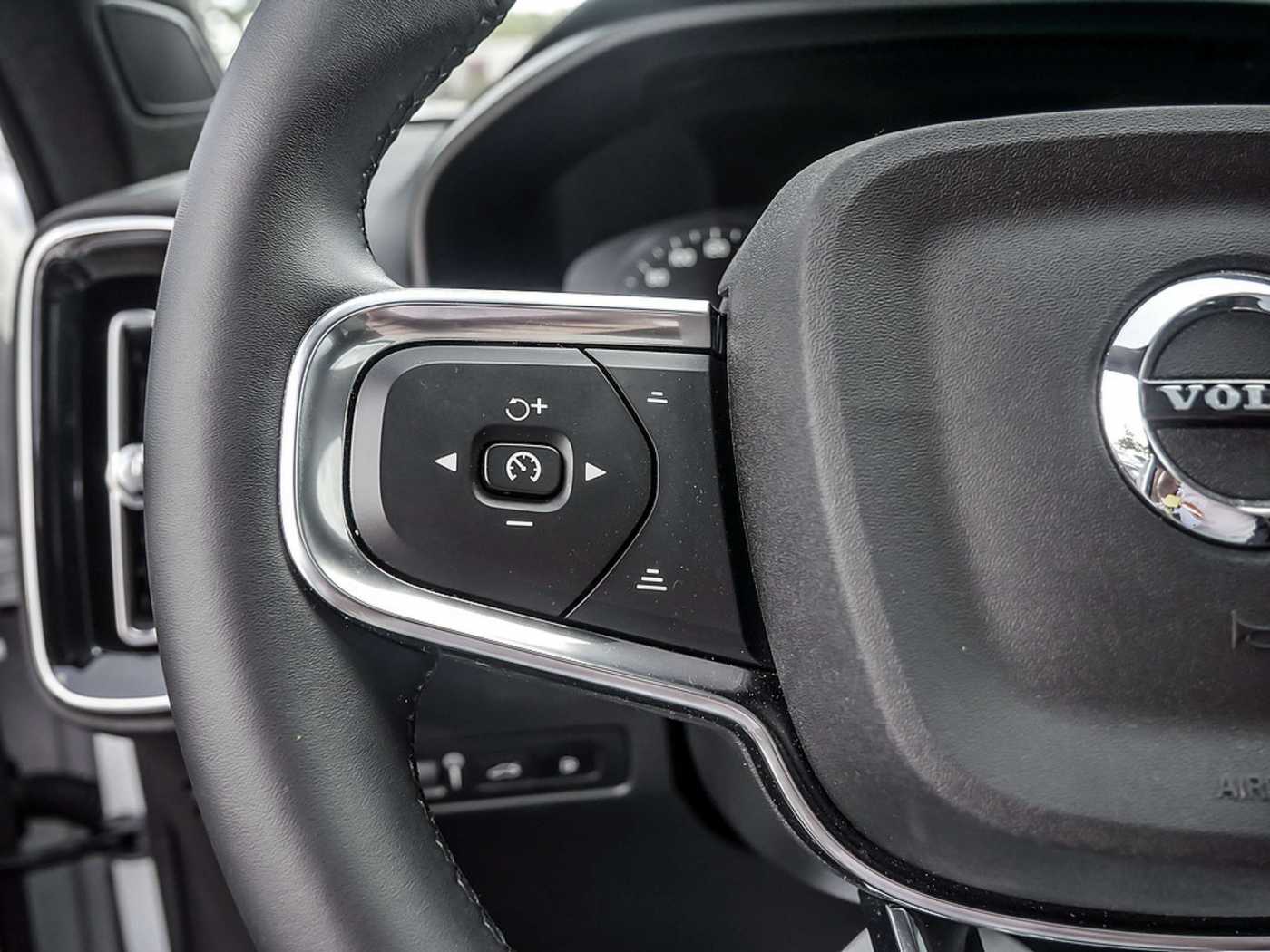 Volvo  T5 Plus Dark Recharge FACEL. STANDHZ LED