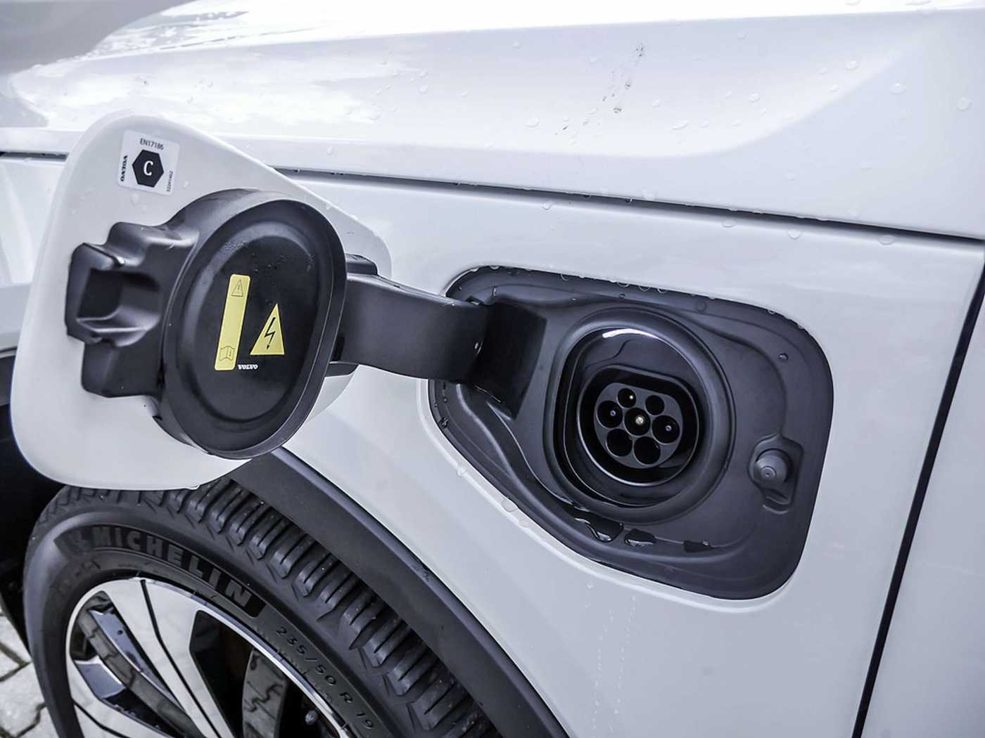 Volvo  T5 Plus Dark Recharge FACEL. STANDHZ LED