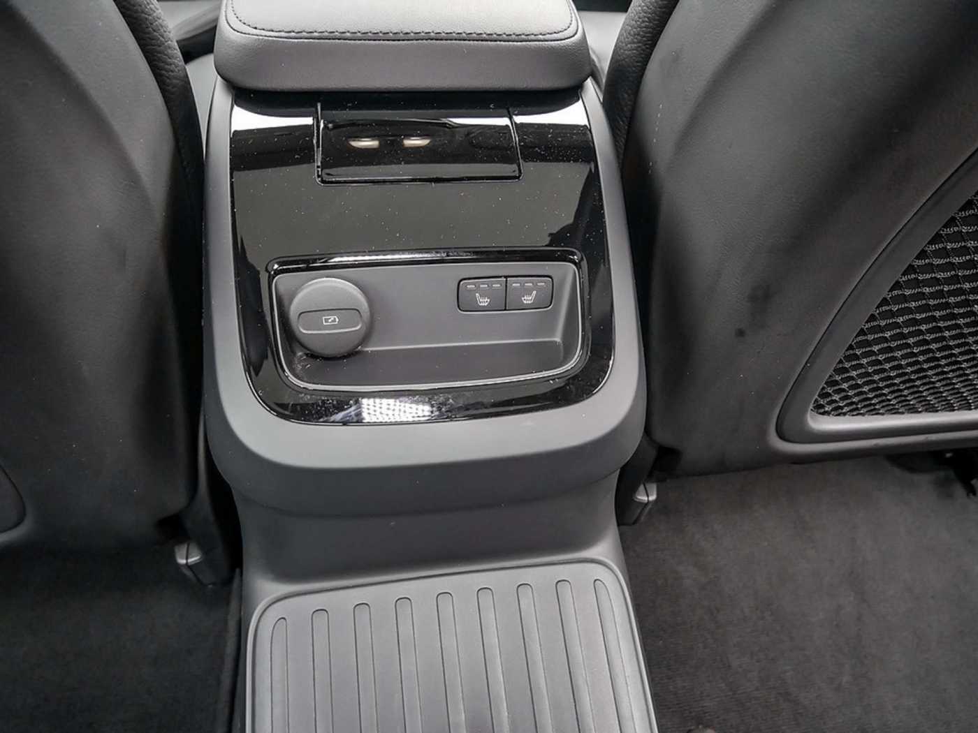 Volvo  T8 AWD Ultimate Dark AWD