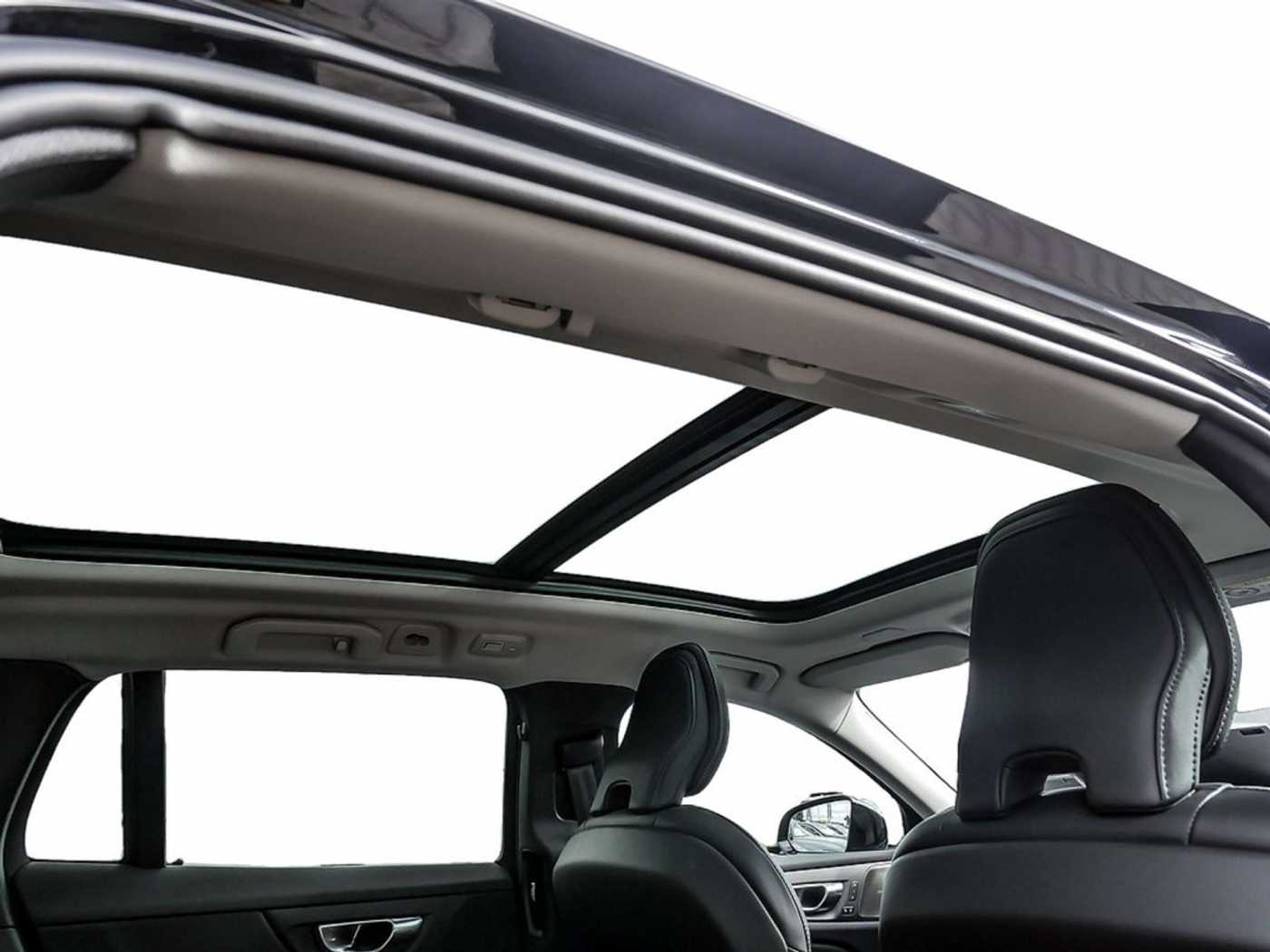 Volvo  T6 Recharge Plus Dark AWD
