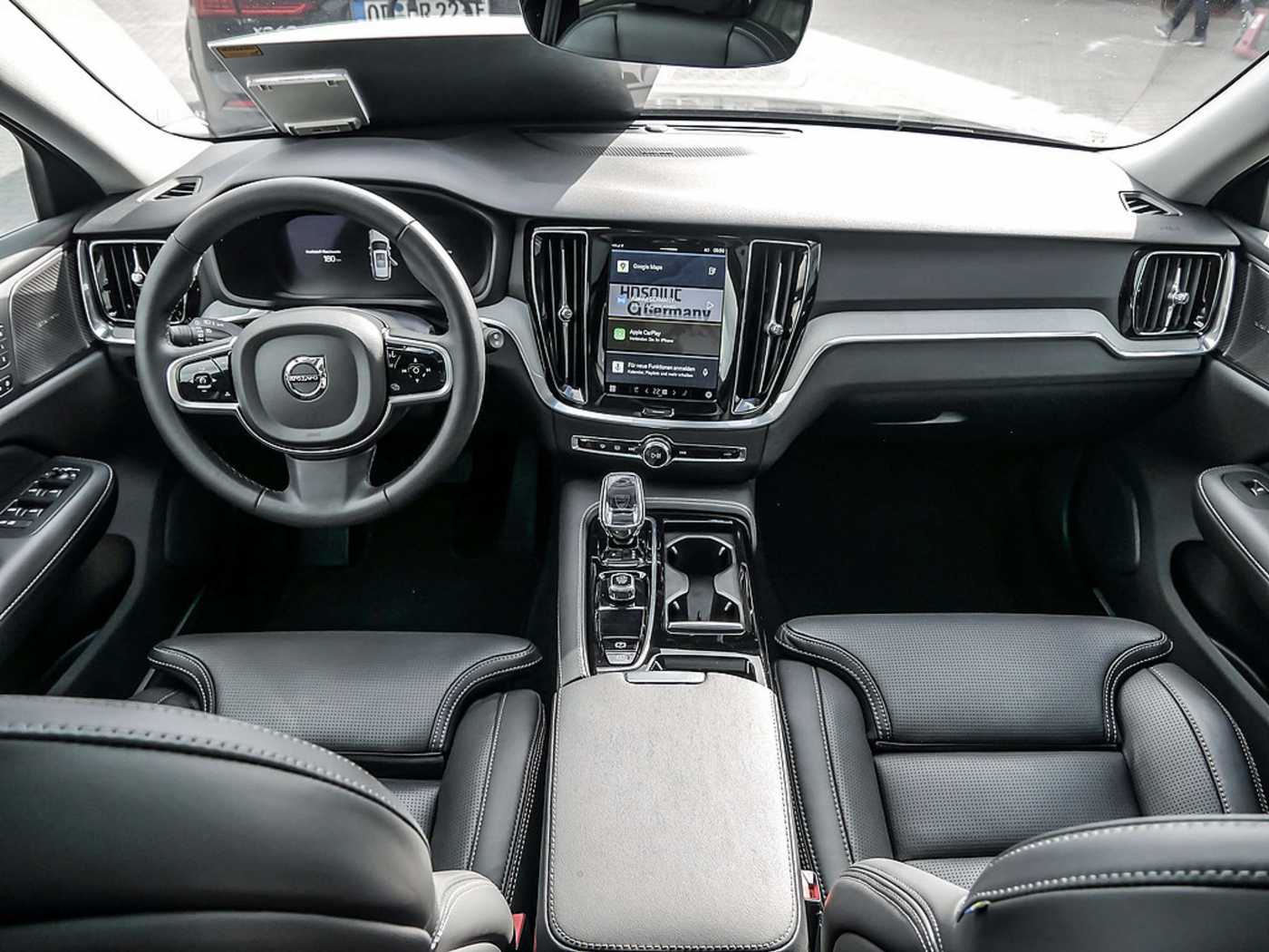 Volvo  T6 Recharge Plus Dark AWD
