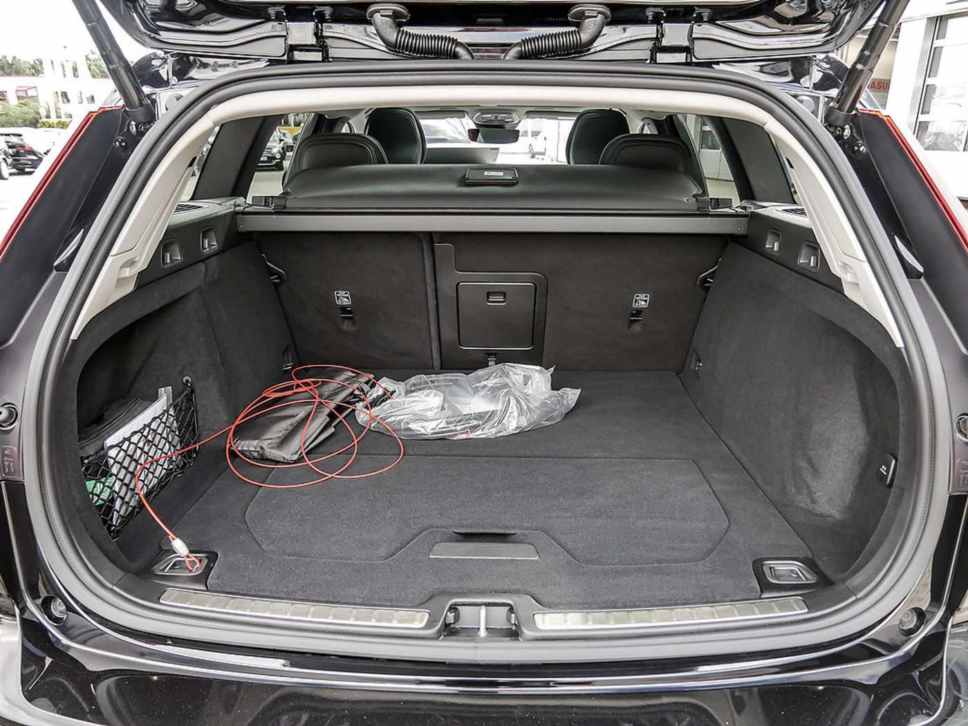 Volvo  T6 Recharge Plus Dark AWD