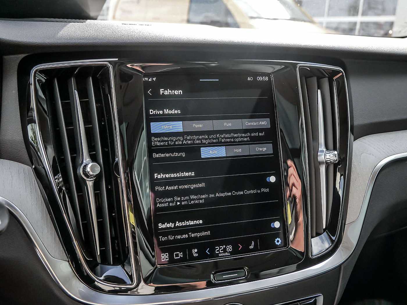Volvo  T6 Recharge Plus Dark AWD