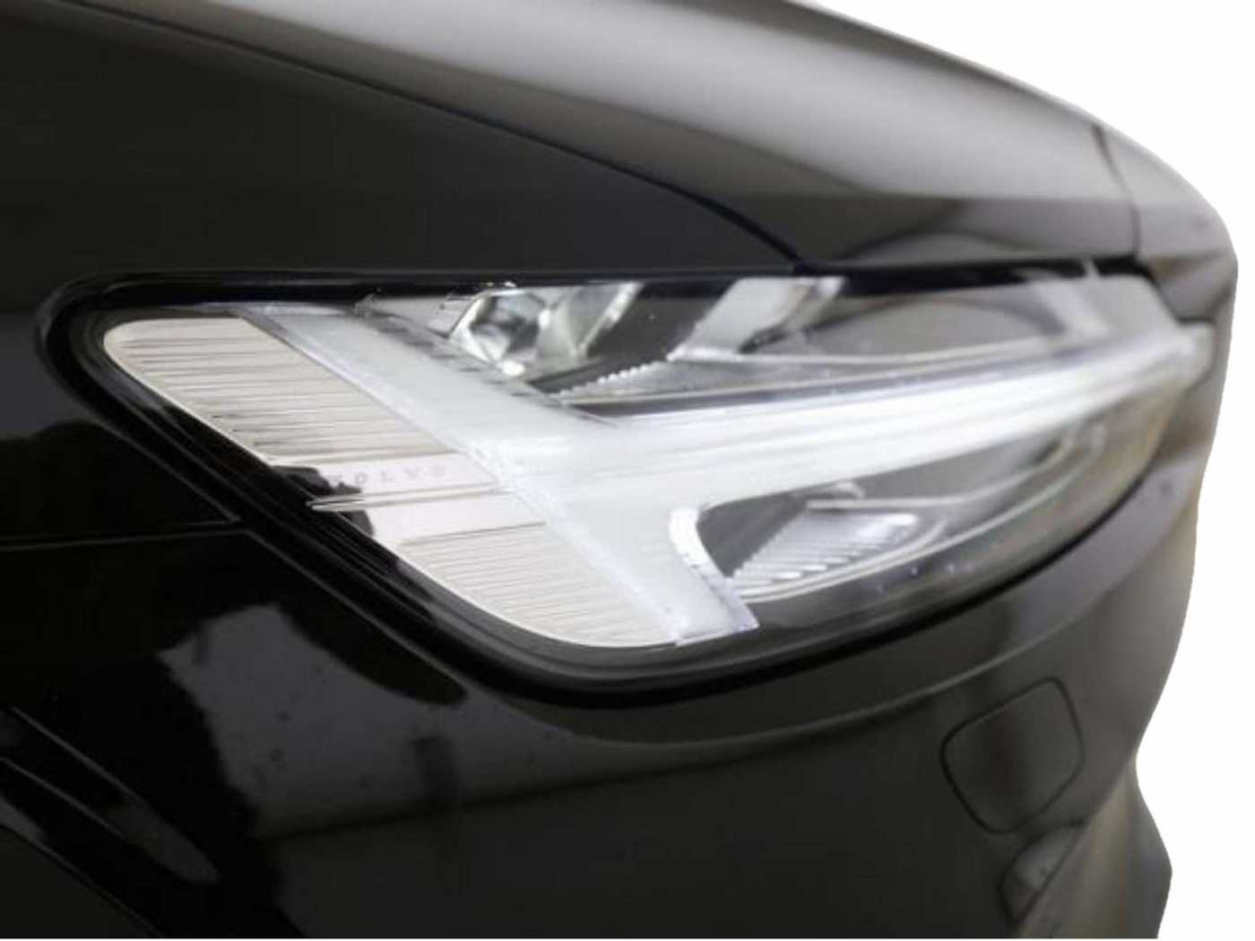 Volvo  T6 Plus Dark Recharge Plug-In Hybrid AWD