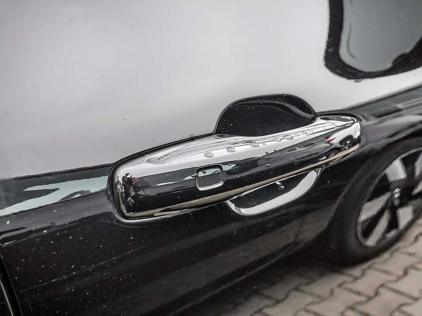 Volvo  2.0 Core Recharge Plug-In Hybrid AWD