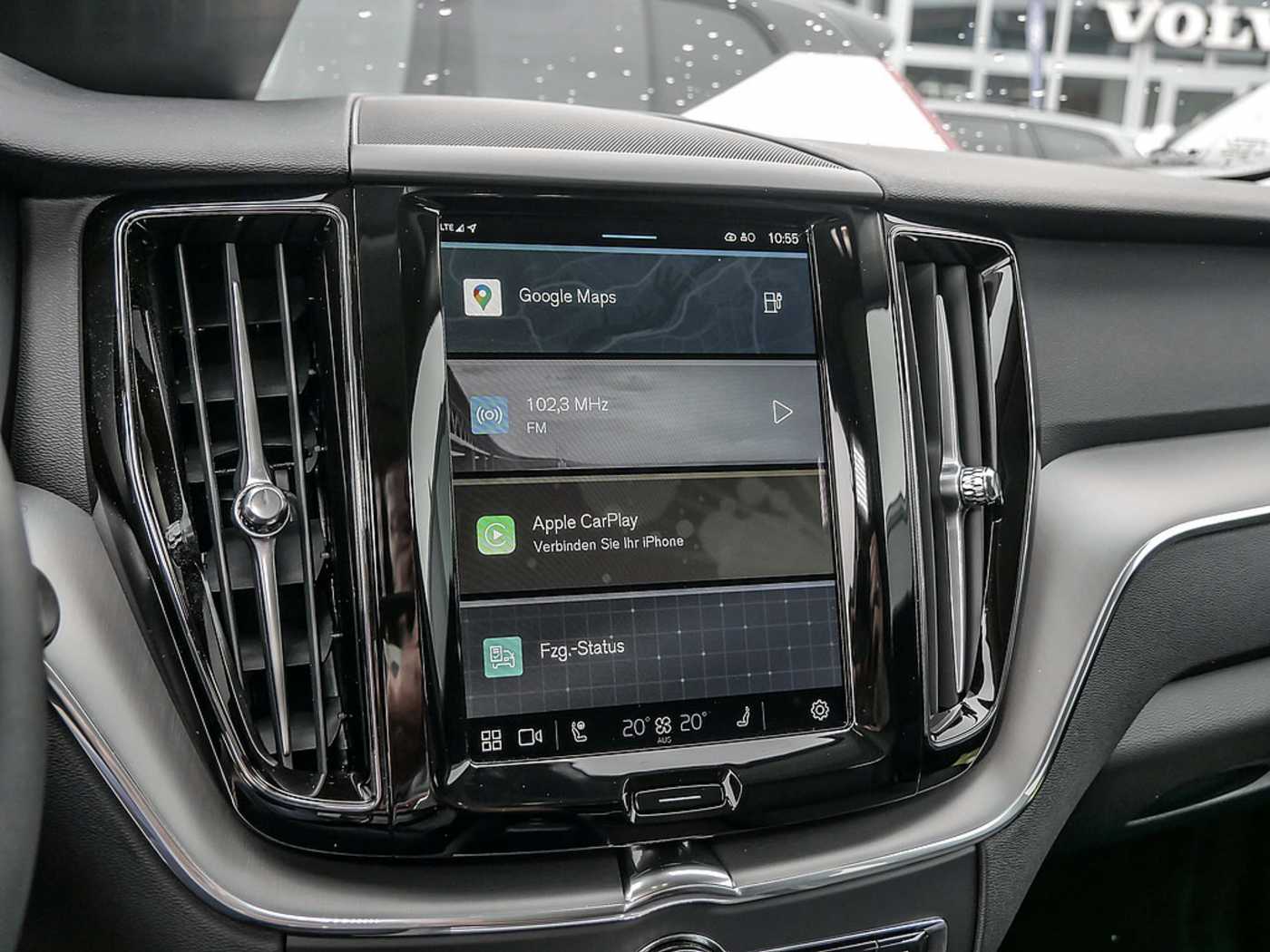 Volvo  2.0 Core Recharge Plug-In Hybrid AWD