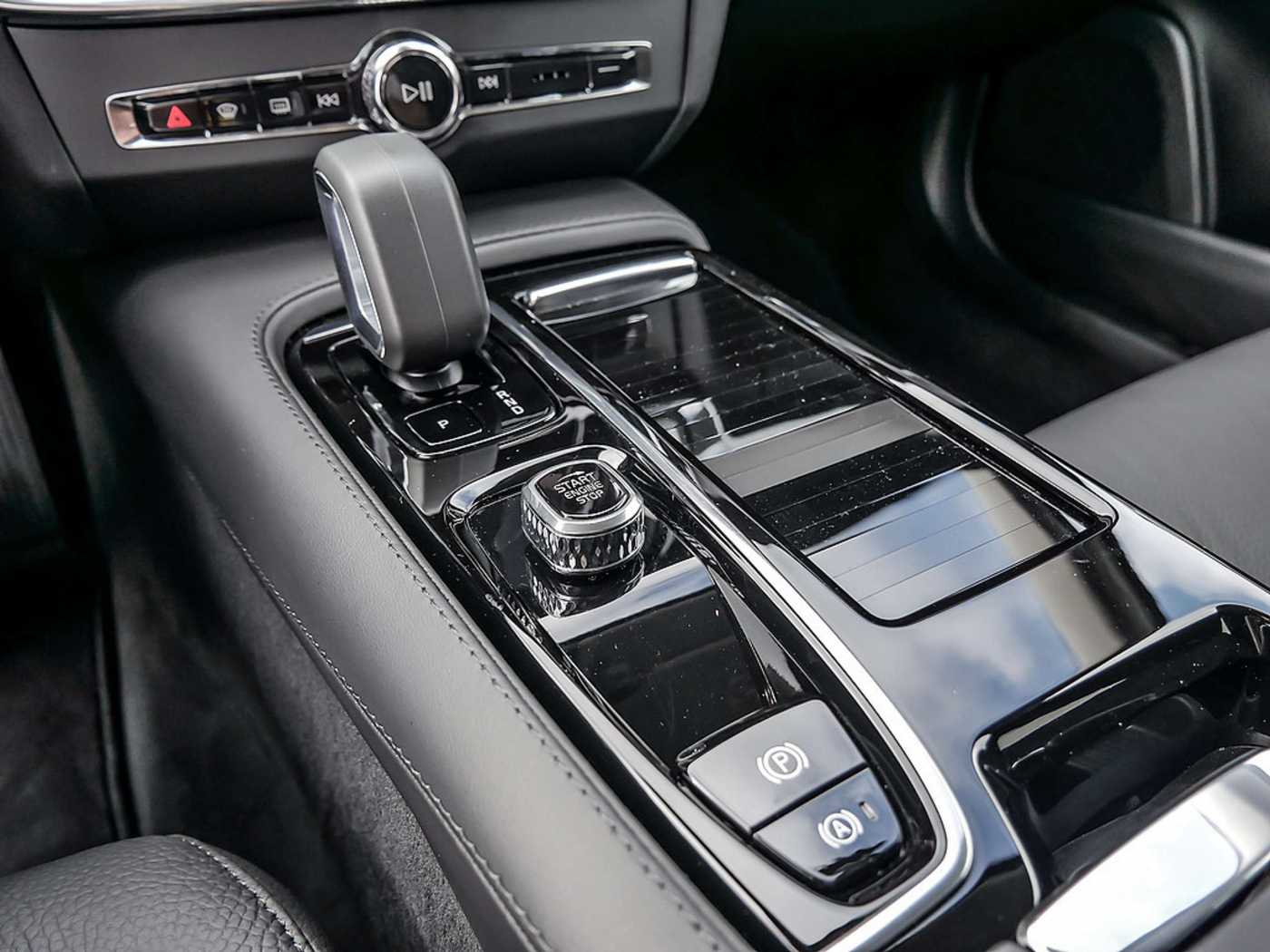 Volvo  Kombi 2.0 Inscription Recharge Plug-In Hybrid AWD
