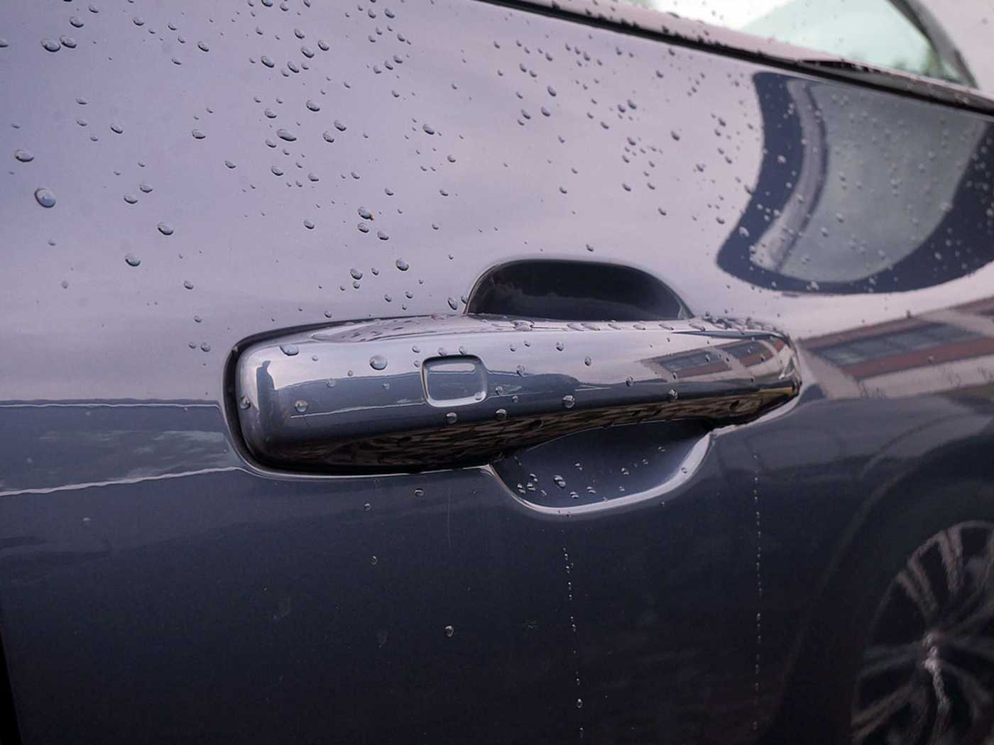 Volvo  T8 Plus Dark Recharge Plug-In Hybrid AWD