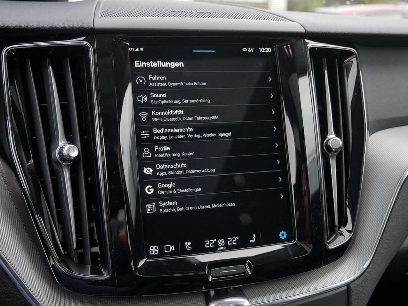 Volvo  T8 Plus Dark Recharge Plug-In Hybrid AWD