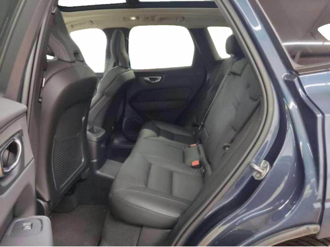 Volvo  T8 Plus Dark Recharge Plug-In Hybrid AWD
