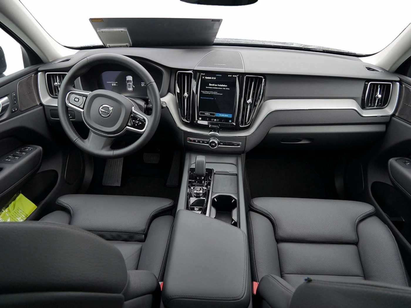 Volvo  T8 Plus Dark Recharge Plug-In Hybrid AWD