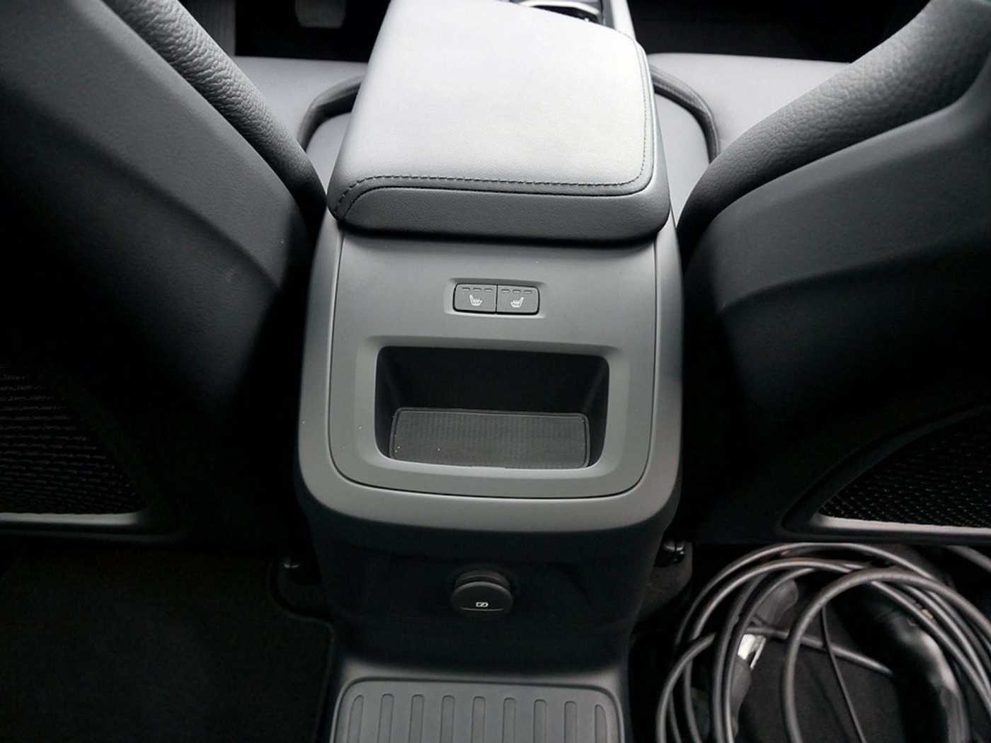 Volvo  T8 Plus Dark Recharge Plug-In Hybrid AWD