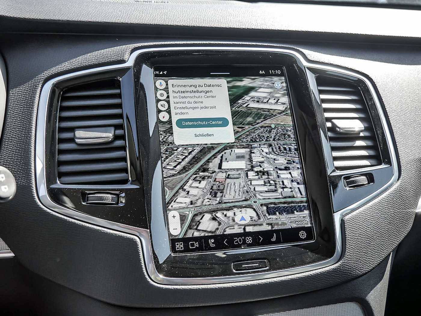 Volvo  2.0 Core Recharge Plug-In Hybrid AWD