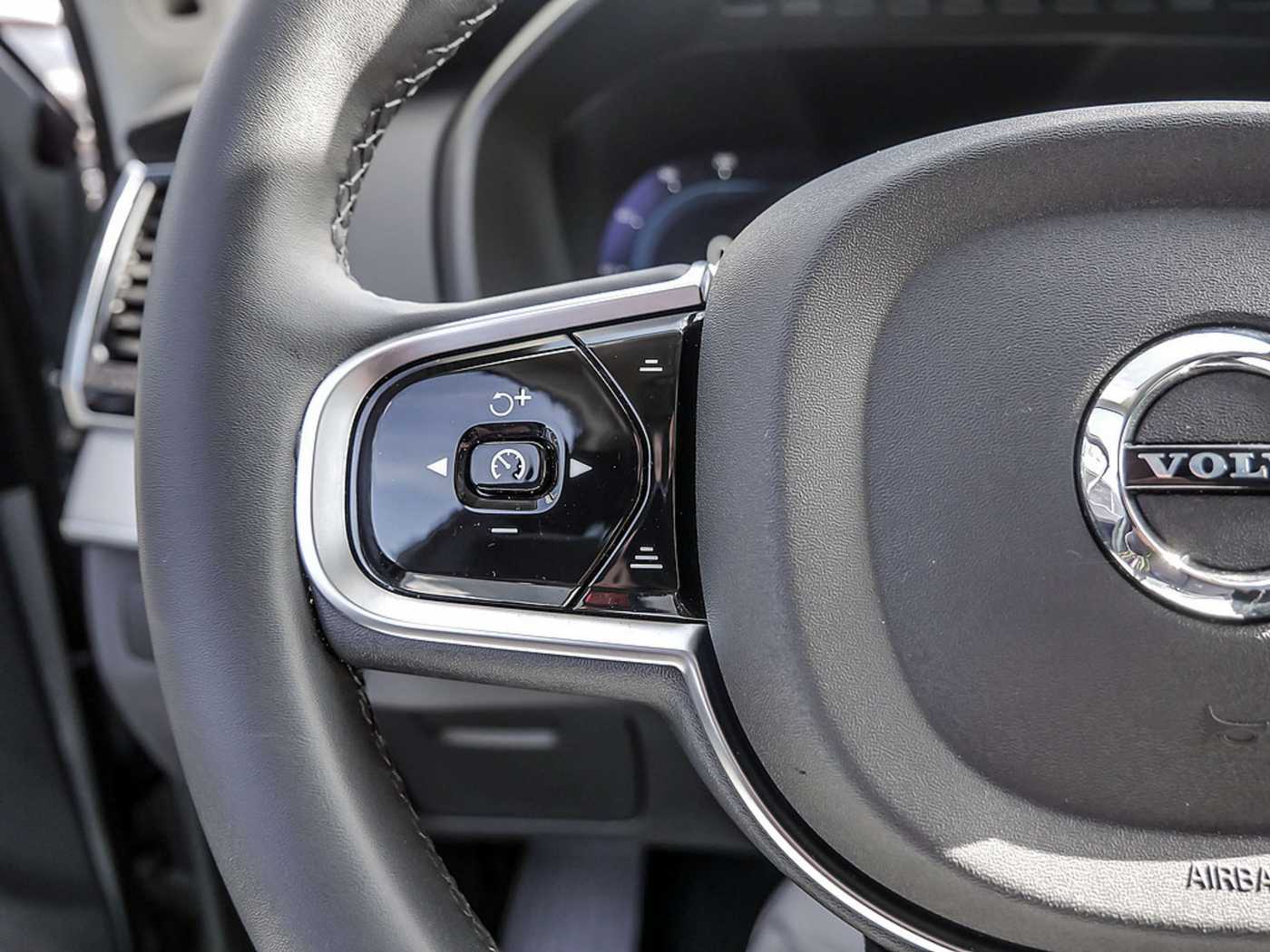 Volvo  2.0 Plus Bright Recharge Plug-In Hybrid AWD