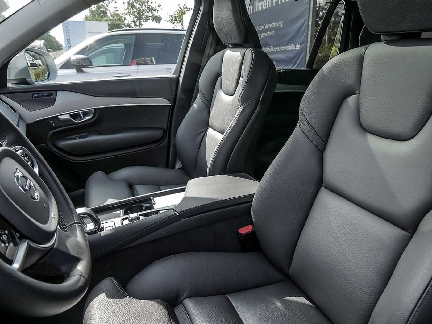 Volvo  2.0 Plus Bright Recharge Plug-In Hybrid AWD