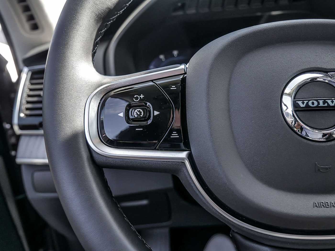 Volvo  T8 Ultra Dark Plug-In Hybrid AWD