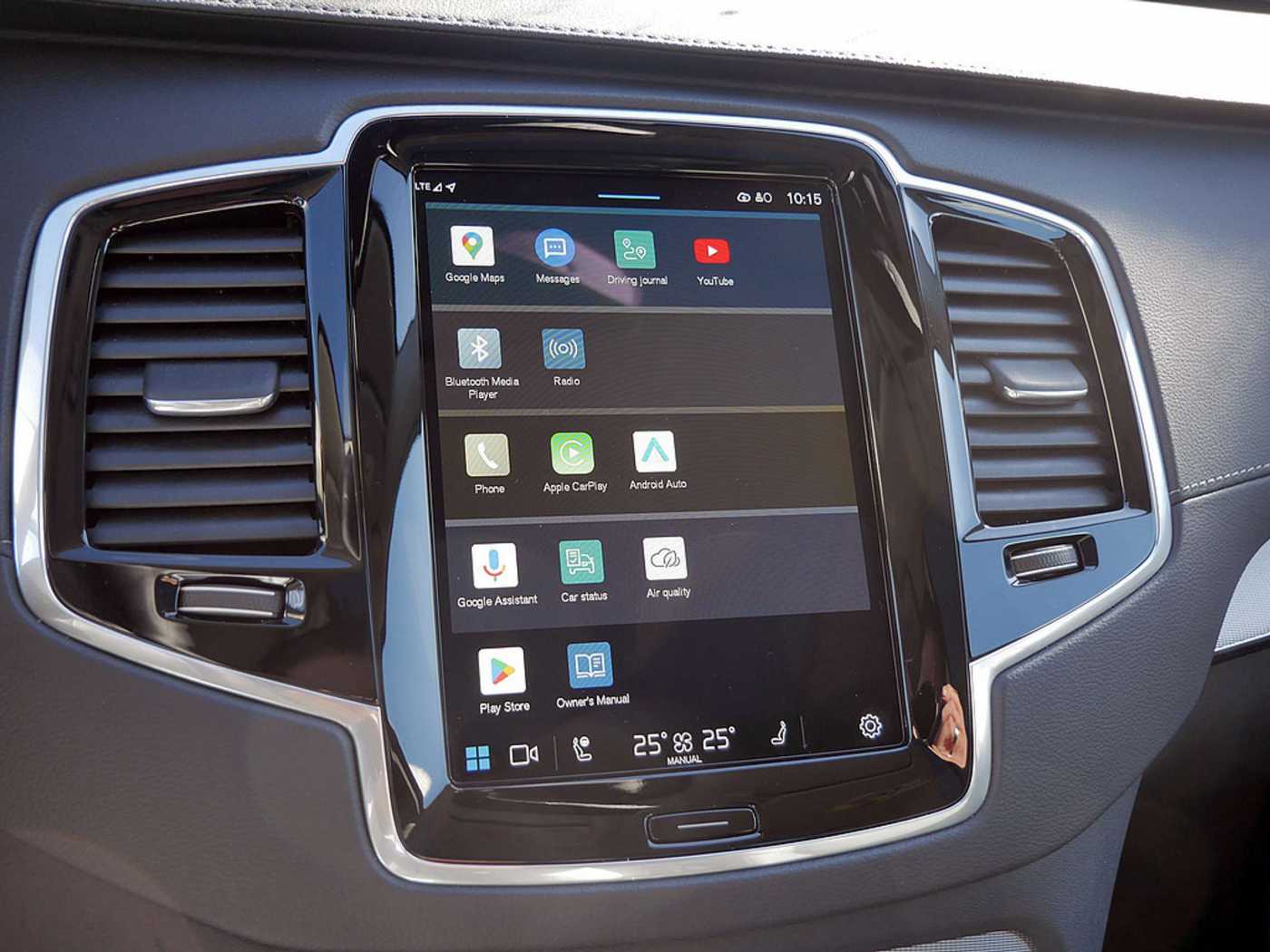 Volvo  2.0 Plus Bright Recharge Plug-In Hybrid AWD