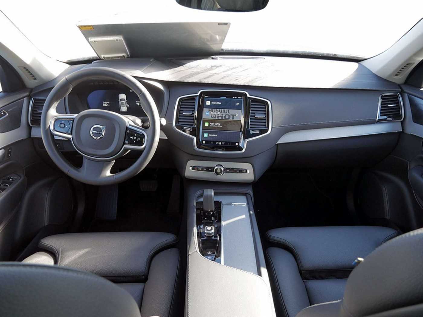 Volvo  2.0 Plus Bright Recharge Plug-In Hybrid AWD