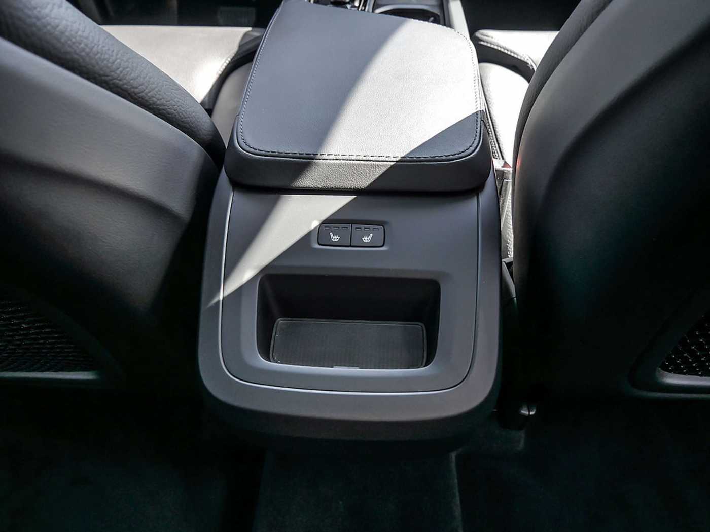 Volvo  2.0 Plus Bright AWD FACEL. STANDHZ LED