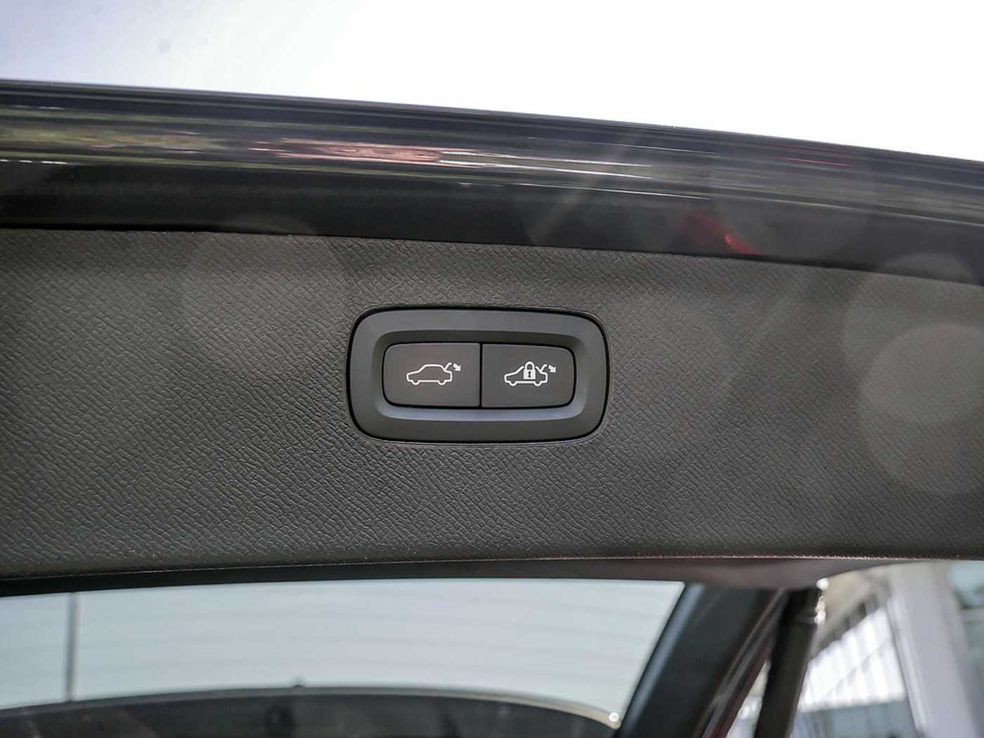 Volvo  2.0 Plus Bright AWD FACEL. STANDHZ LED