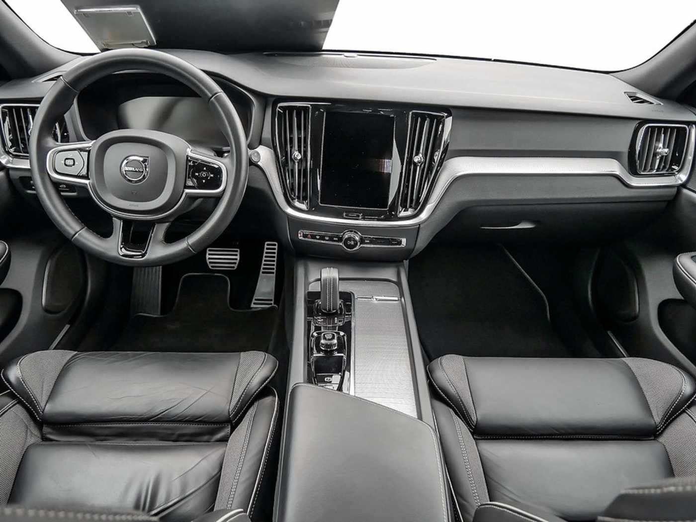 Volvo  B4 R-Design KLIMA PDC SHZ KAMERA NAVI LED