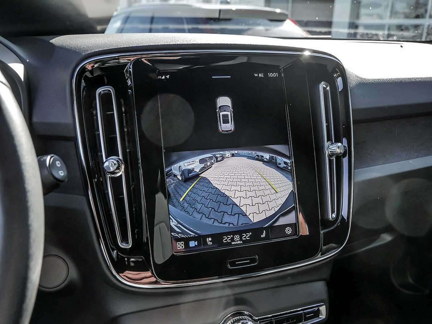 Volvo  Core Recharge Pure Electric AWD SHZ LED