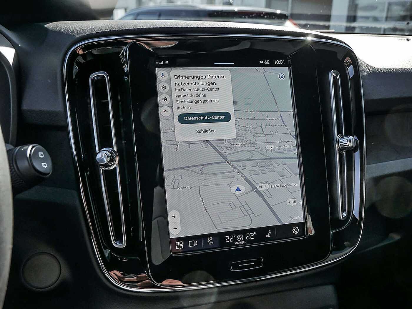 Volvo  Core Recharge Pure Electric AWD SHZ LED