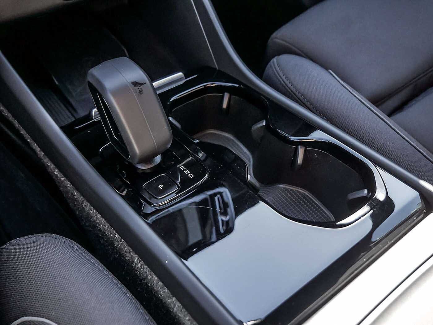 Volvo  Core Recharge Pure Electric AWD SHZ LED