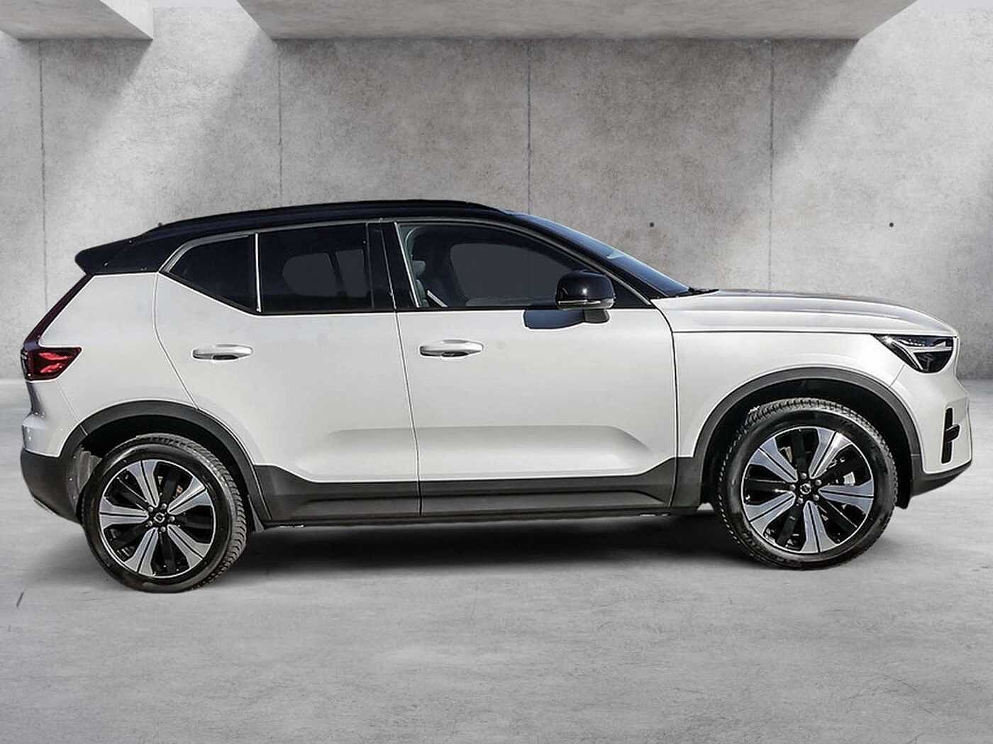 Volvo  Core Recharge Pure Electric AWD SHZ LED