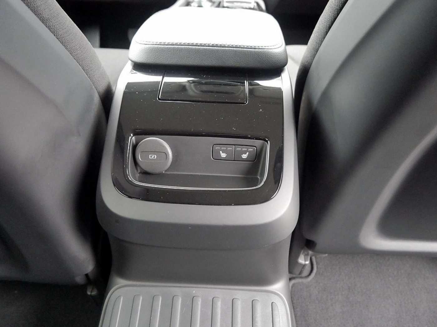 Volvo  Kombi 2.0 Inscription Expression Recharge Plug-In Hybrid AWD