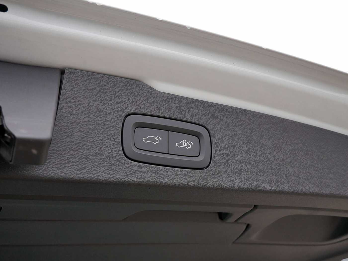 Volvo  Kombi 2.0 Inscription Expression Recharge Plug-In Hybrid AWD