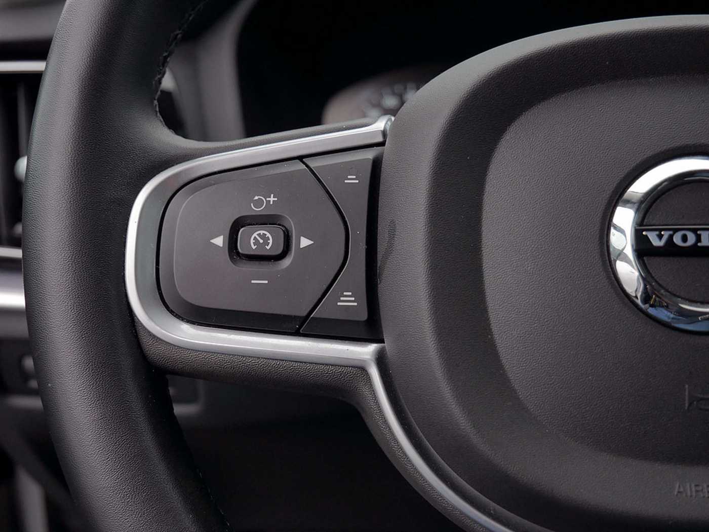 Volvo  Kombi 2.0 Inscription Expression Recharge Plug-In Hybrid AWD