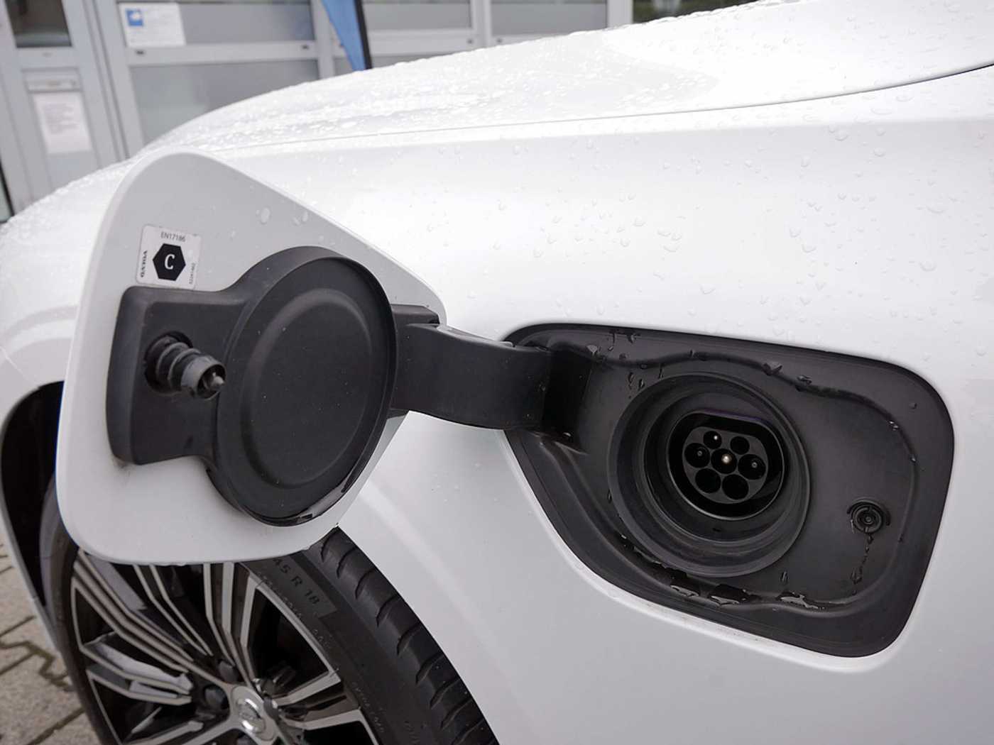 Volvo  Kombi 2.0 Inscription Expression Recharge Plug-In Hybrid AWD