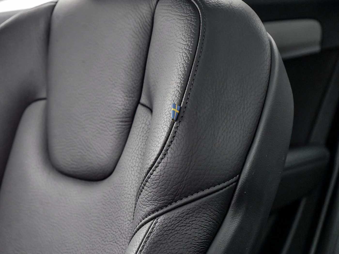 Volvo  Recharge T6 AWD R-Design Expression Plug-