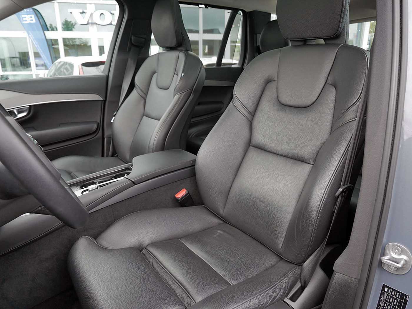 Volvo  T8 Plus Dark Recharge Plug-In Hybrid AWD