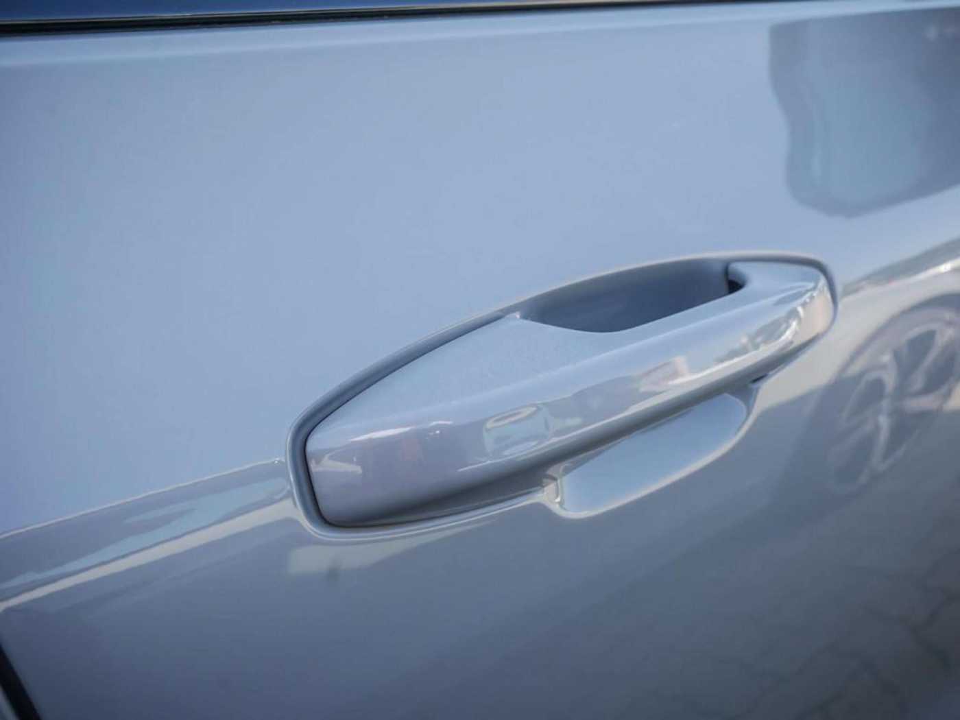 Volvo  B4 Plus Dark KAMERA H/K AHK STANDHZ LED