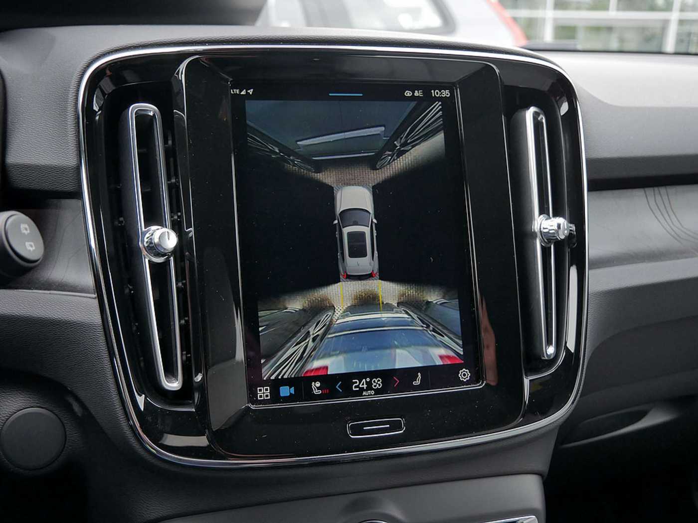 Volvo  Ultimate Recharge Pure Electric 2WD LED