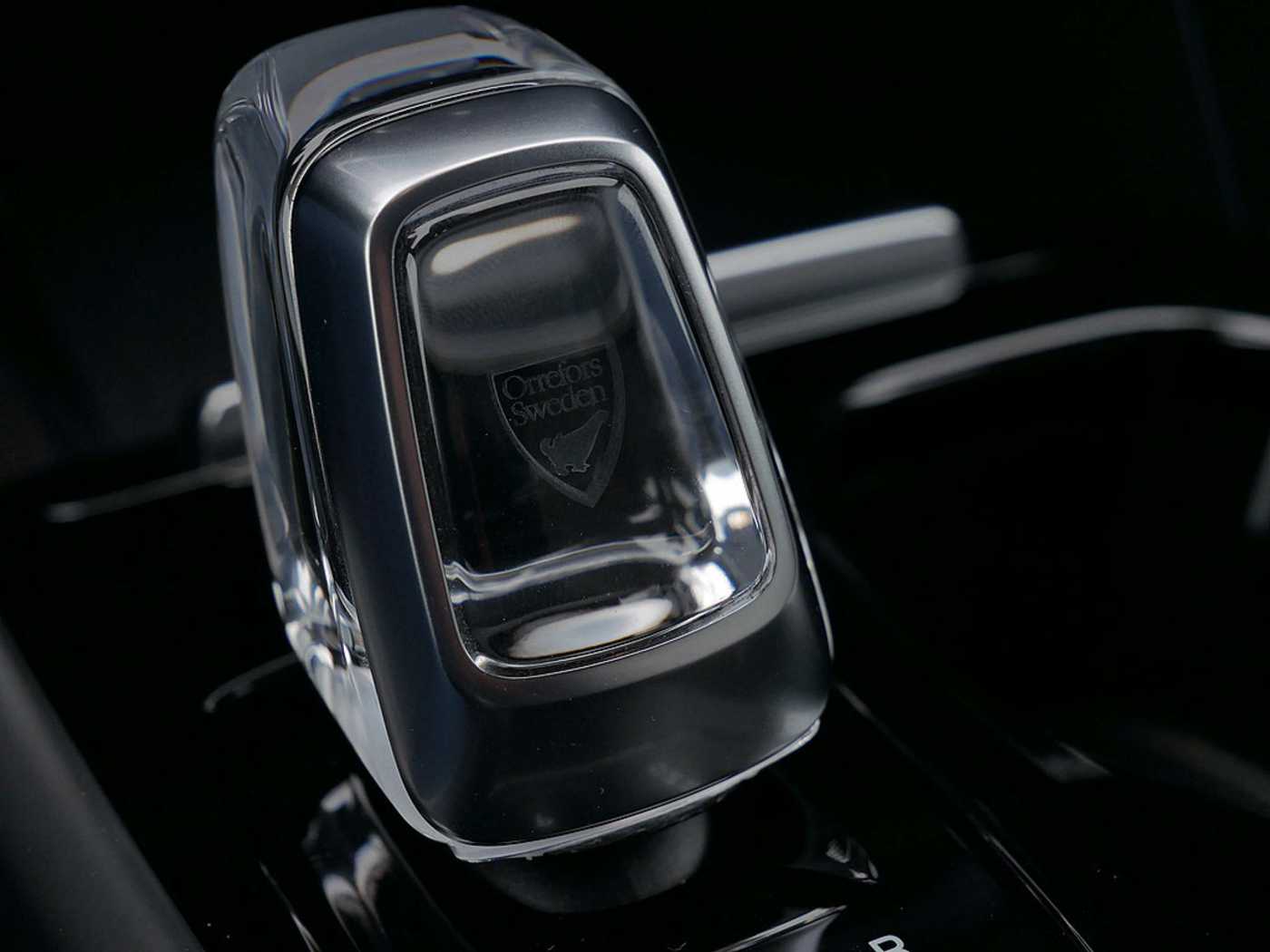 Volvo  Ultimate Recharge Pure Electric 2WD LED