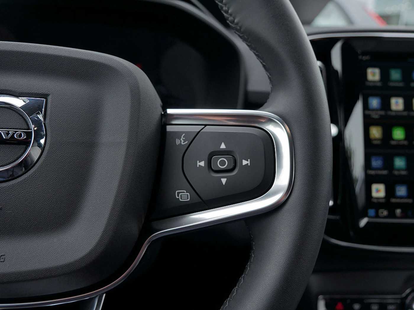 Volvo  Ultimate Recharge Pure Electric 2WD LED