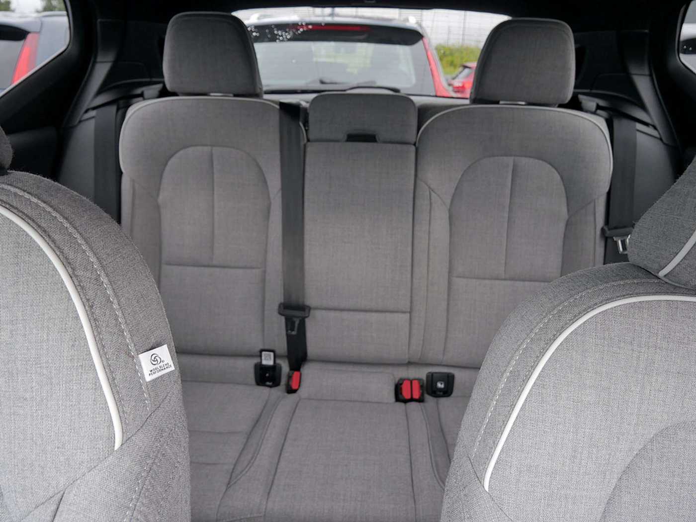 Volvo  Ultimate Recharge Pure Electric 2WD LED